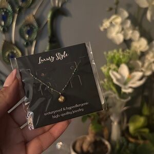 Elegant Gold Shell Necklace 18K gold plated stainless steel hypoallergenic